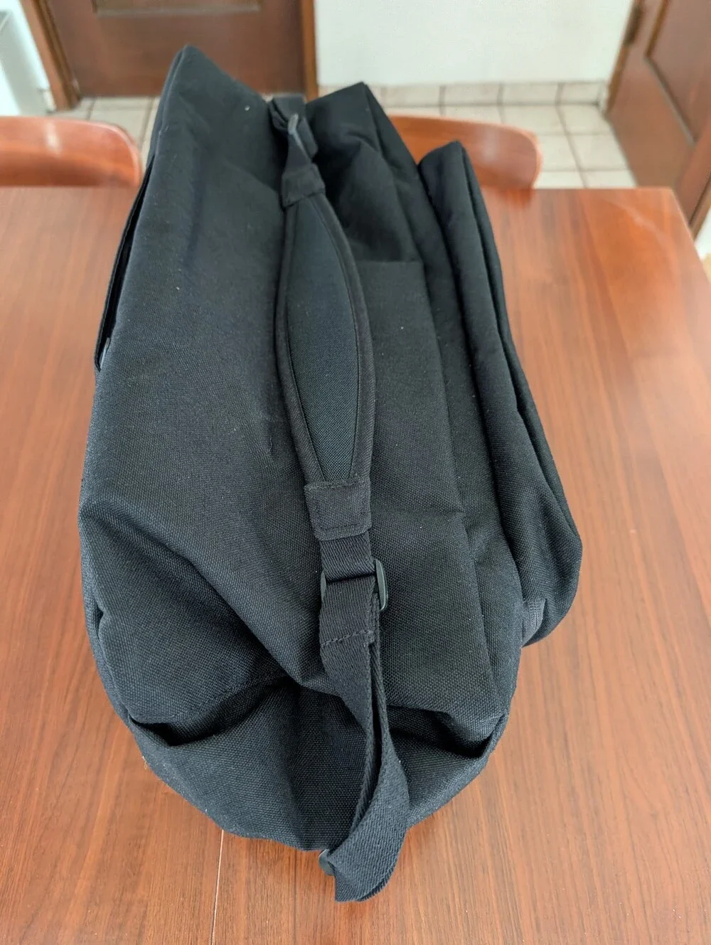 Lululemon Command The Day Duffle Bag 37L Hollywood Park Logo